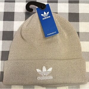 NWT - Adidas Womens Originals Trefoil Beanie Knit Hat - Alumina Heather - EY0764